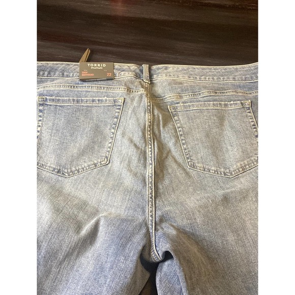 NEW WITH TAGS Torrid Jeans - Picture 4 of 5